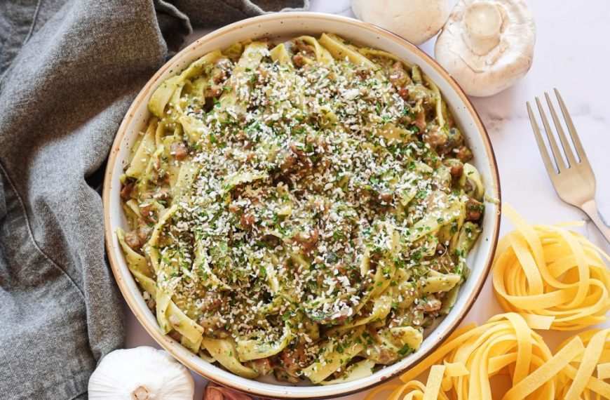 Tallarines con salsa pesto de guisantes